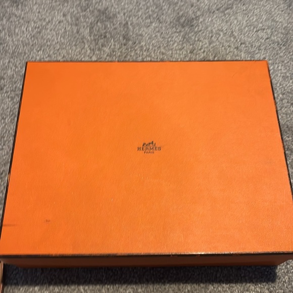 Hermes sandals 
Size 37 - Picture 3 of 5